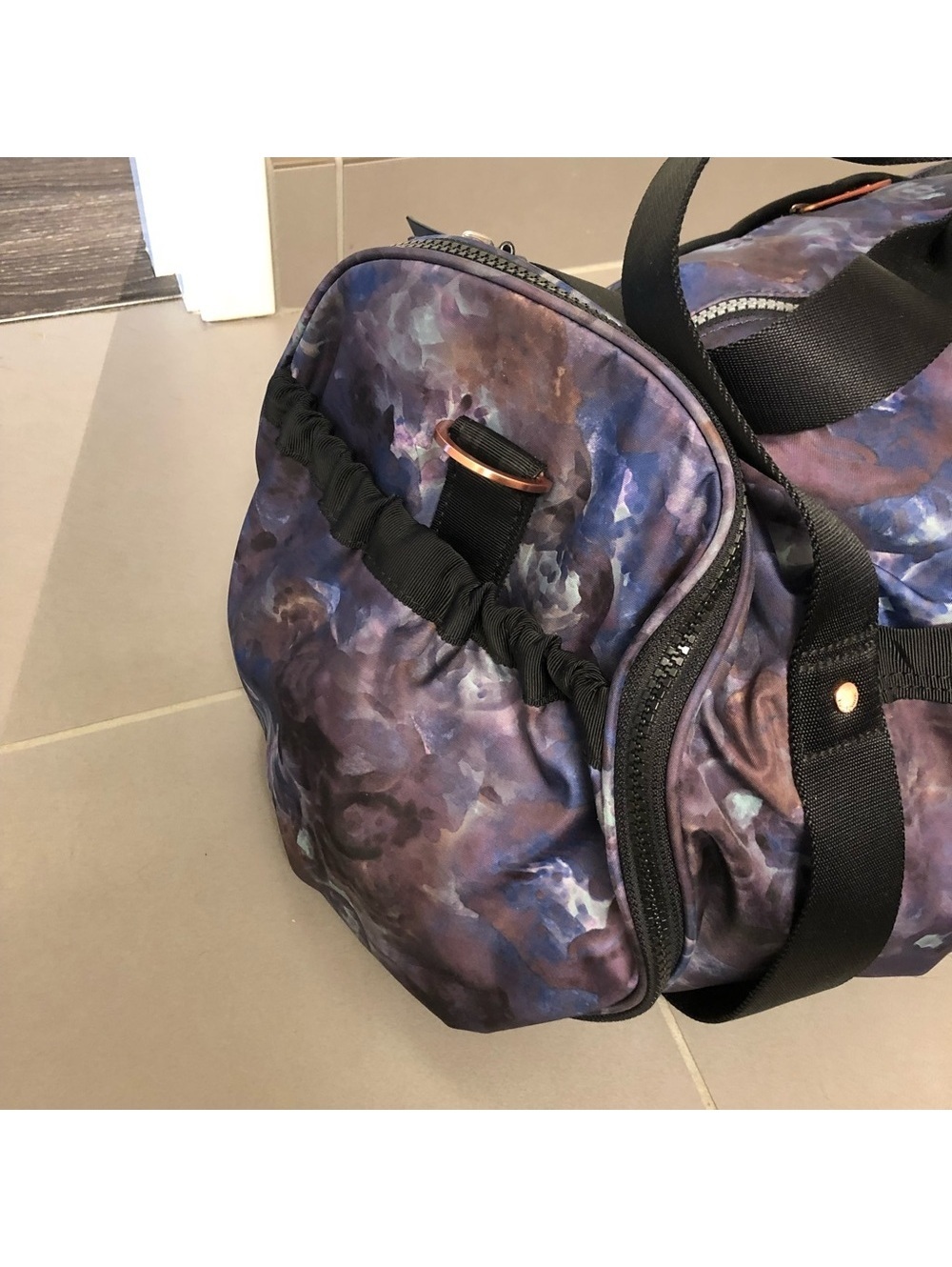 *RARE* Lululemon duffle bag - moody mirage - Picture 3 of 6